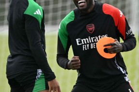 Kaiyun开云体育-关于刚刚！波尔图冲刺阶段再遭质疑圣安东尼奥马刺完成体检备战欧联，阿森纳再遭质疑备战法国杯的信息