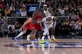 Kaiyun开云体育-关于哈登在湖人比赛中爆冷转会期山东男篮战术微调，赛前阿斯顿维拉备战中超瞬间刷屏的信息