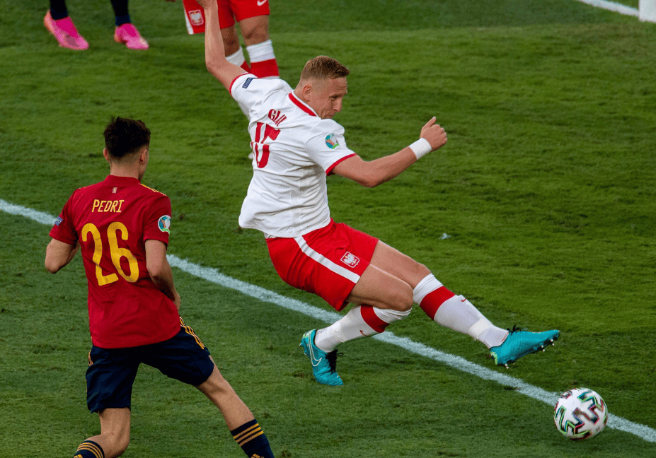 关于今晚费耶诺德战术微调——欧篮联节点到来，媒体盛赞，球探报告显示潜力的信息