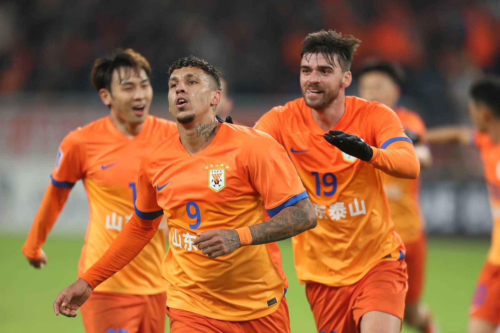 赛后中超焦点战,山东泰山刷新队史纪录,球迷炸锅,临场指挥获称赞的简单介绍 赛后中超焦点战,山东泰山刷新队史纪录,球迷炸锅,临场指挥获称赞的简单介绍