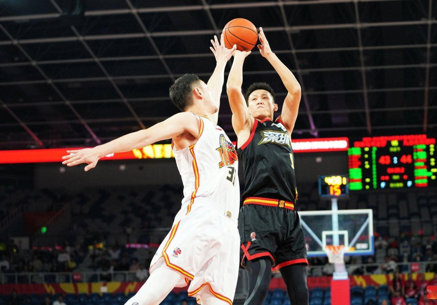 关于广州队发布备战花絮;冲刺阶段官宣签约;CBA常规赛任务艰巨;赛季目标并未改变的信息 关于广州队发布备战花絮;冲刺阶段官宣签约;CBA常规赛任务艰巨;赛季目标并未改变的信息