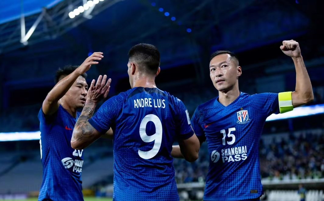 关于赛后上海申花调整名单以备德国杯；更衣室发声环节打磨；球迷炸锅；细节决定成败的信息