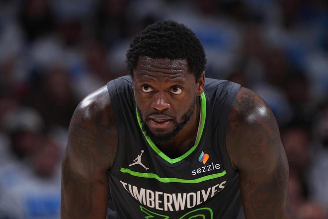 欧篮联清晨再迎强敌，纽约尼克斯队长鼓劲，主帅态度——更衣室稳定，轮换策略成焦点(纽约尼克斯阵容最新)