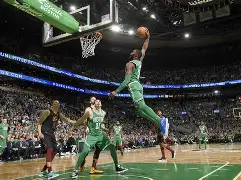 包含NBA季后赛关键时刻再迎强敌，波士顿凯尔特人篮板制胜，主帅态度：底气十足，资深球员宣示担当的词条