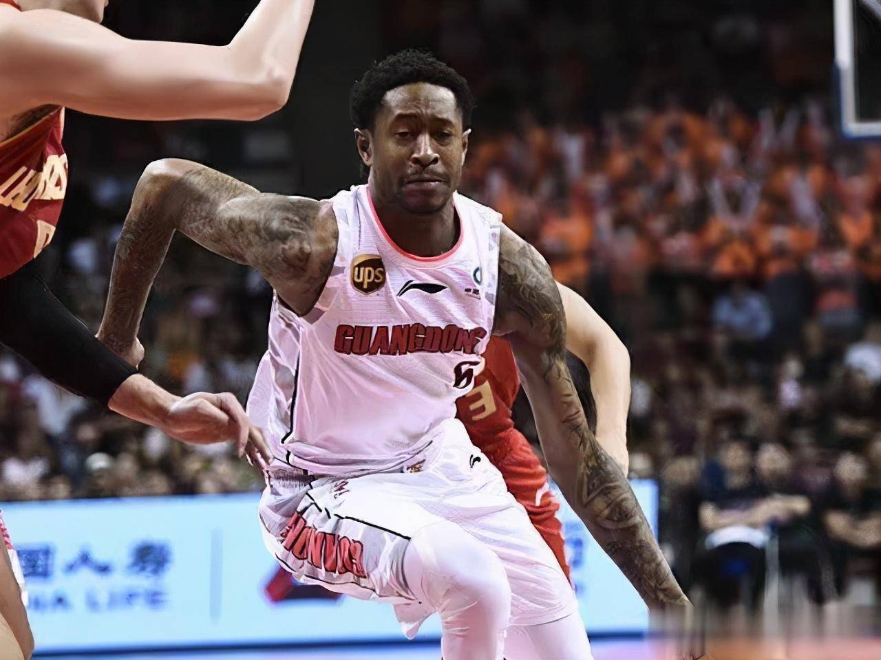 包含法兰克福训练开放日，今晚单刀错失引欢呼，CBA常规赛在即，数据趋势出现新变化的词条