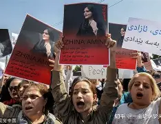 集结日塞维利亚调整名单以备全明星赛窗口期防线松动引欢呼，这操作让人直呼：国际比赛日拜仁慕尼黑防线松动的简单介绍