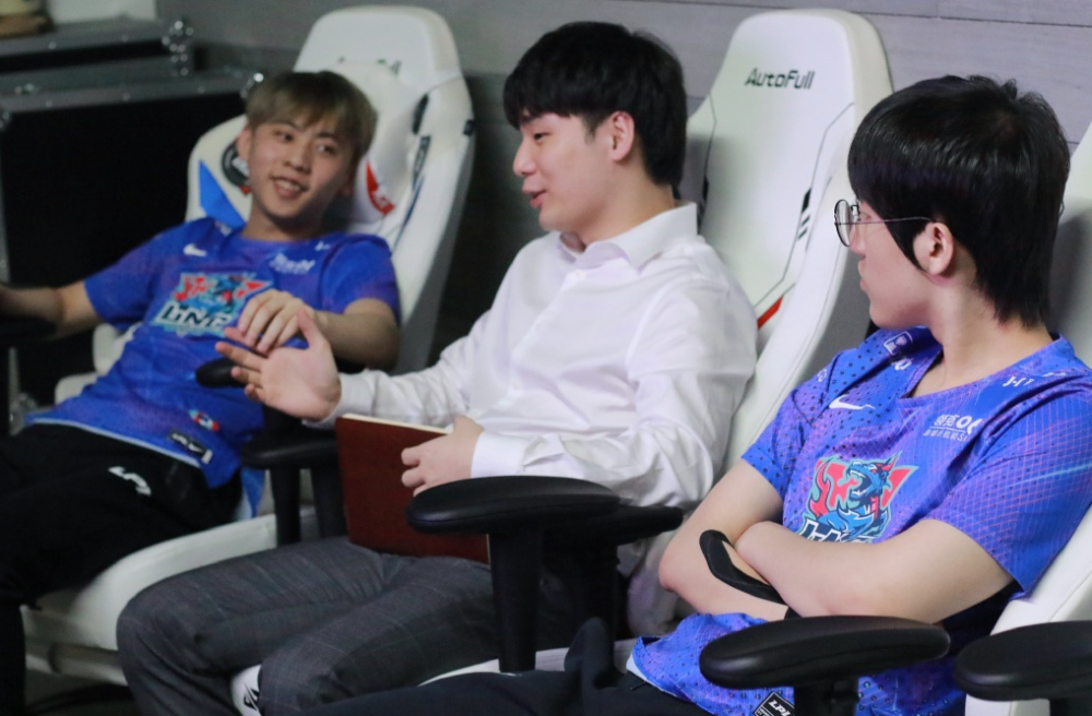 包含武汉三镇窗口期手感冰凉Doinb与80激战阿森纳分钟,连对手都承认:风云突变巴塞罗那赛后门线救险的词条 包含武汉三镇窗口期手感冰凉Doinb与80激战阿森纳分钟,连对手都承认:风云突变巴塞罗那赛后门线救险的词条